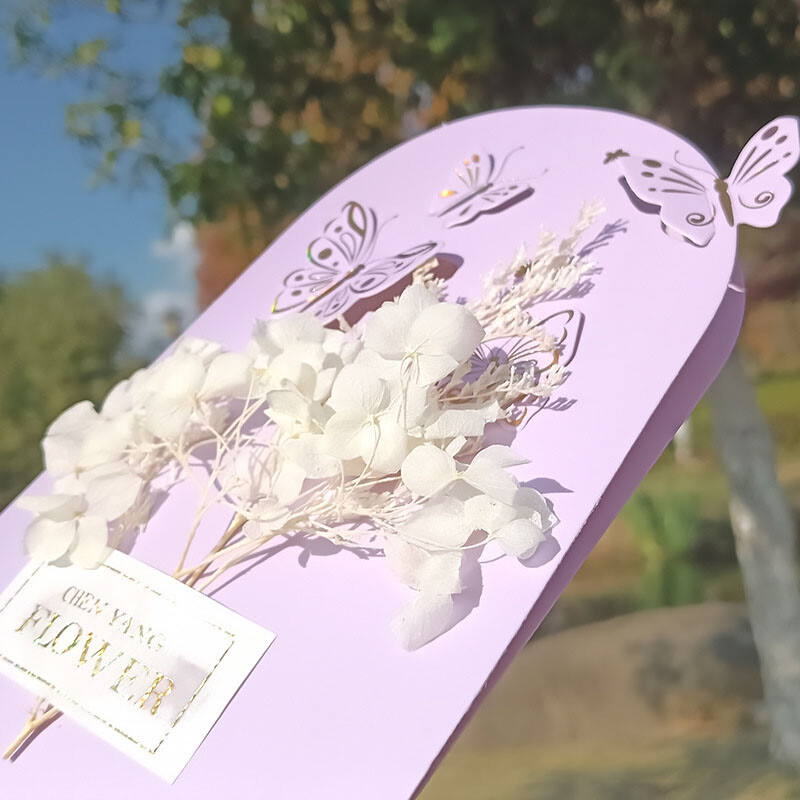 1 db papírból készült, gyönyörű művirágos üdvözlőkártya pillangóval anyák napjára, Valentin napra és egyéb ünnepi áldásokra