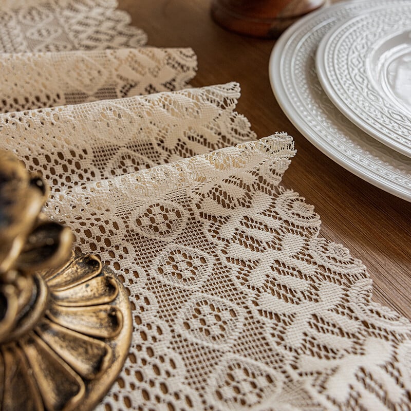 1vnt smėlio spalvos tuščiaviduris staliukas, bohemiško stiliaus, tinkantis vestuvėms, banketams, vakarėlio stalo dekoravimui, batų spintelė