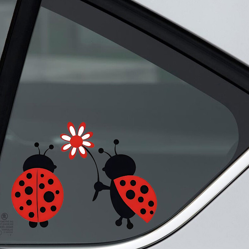 Žavingas Ladybug Love Car lipdukas – puikiai tinka automobiliams, sunkvežimiams, motociklams ir kt.!
