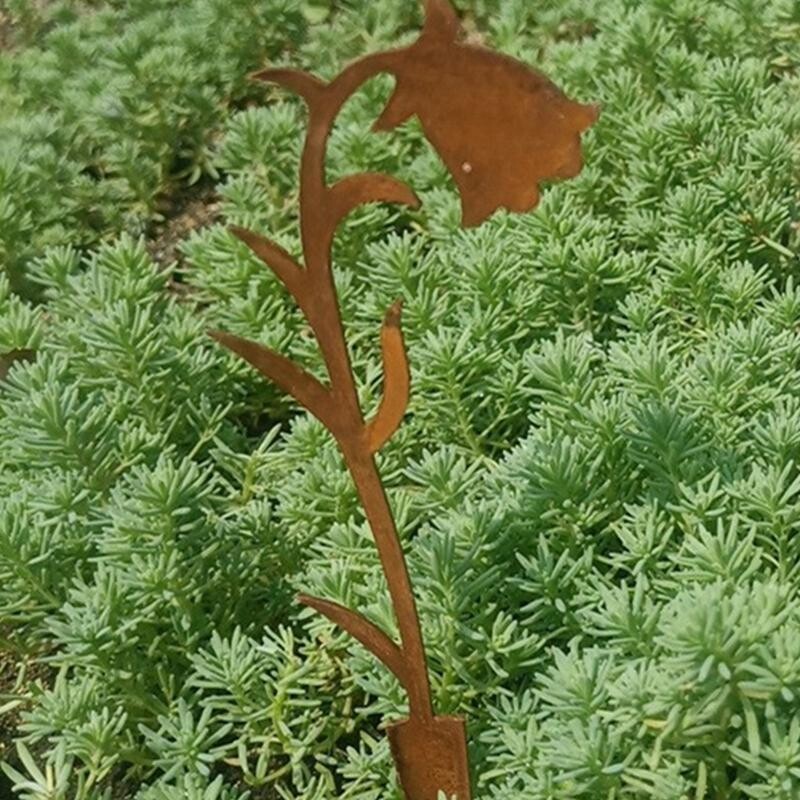 Dekoratyviniai sodo kuoliukai 3 vnt. Slėnio lelijos gėlės metalo siluetas Dekoratyviniai sodo kuolai Kaimiško sodo lauko statulos