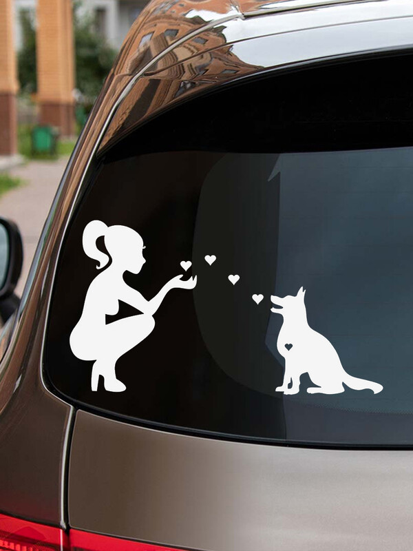 Nemecký ovčiak, dáma miluje psov, vyrezávaná vinylová nálepka na auto, vodeodolná dekorácia na karosériu, nárazník, zadné okno #S60154