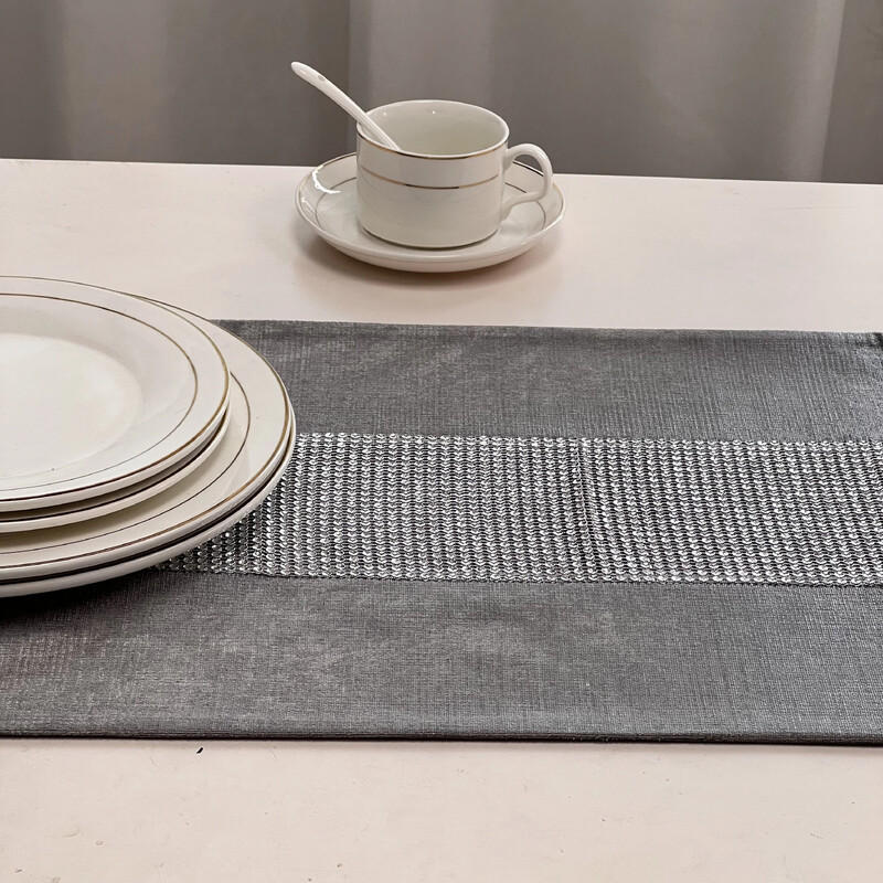 Moderné trblietavé doplnky, diamantový minimalistický zamatový jedálenský stôl, sviatočná párty, bytová dekorácia, stolová vlajka