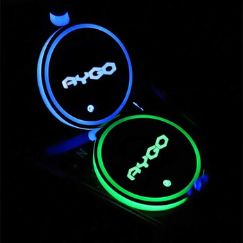 Car Styling 7 Χρώματα LED Drinks Βάση Ποτών Water Coaster Cup Έμβλημα για το σήμα AYGO Intelligent Light USB Charging