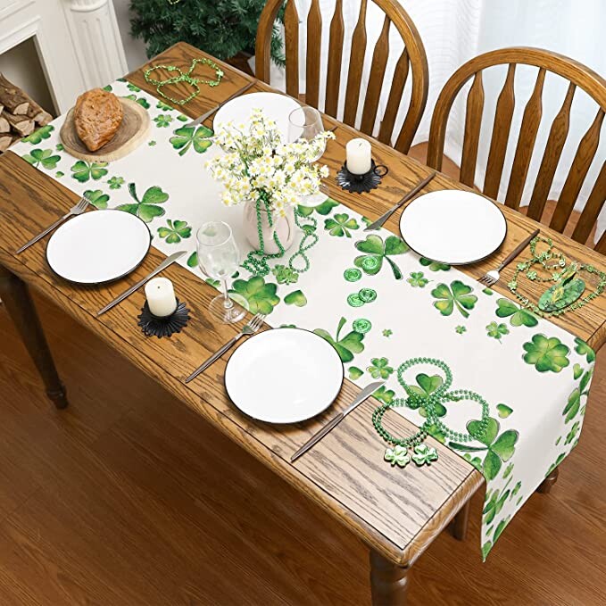 Διακόσμηση για την Ημέρα του Αγίου Πατρικίου Τραπέζι με τριφύλλι, Διακοσμήσεις τραπεζιού για γιορτές για την άνοιξη Διακοσμήσεις τραπεζιών για το πάρτι του Αγίου Πατρικίου