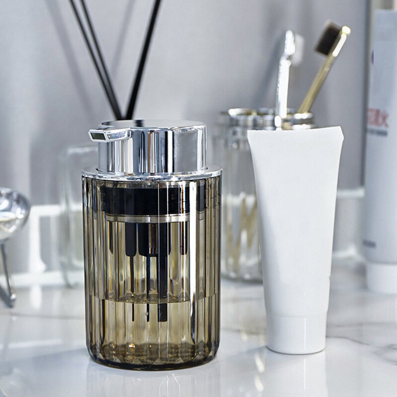 Rankoms putojantis muilo dozatorius, skirtas vonios kambariui skysto muilo putėsių buteliukas, pripildomas virtuvės stumdomas indų muilo indelis