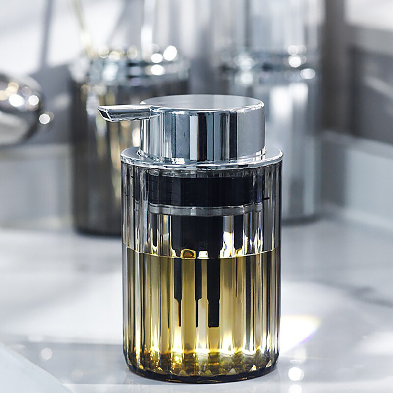 Rankoms putojantis muilo dozatorius, skirtas vonios kambariui skysto muilo putėsių buteliukas, pripildomas virtuvės stumdomas indų muilo indelis