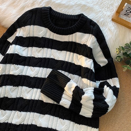 Πλεκτό πουλόβερ ανδρικό πουλόβερ φθινοπώρου χειμερινού αντίθεσης 2023 Μαύρο κόκκινο ριγέ Πουλόβερ Hot Sale Πλεκτά A116