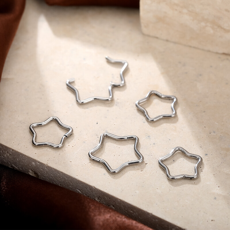 1 db Titanium Star Daith fülbevaló kagyló Helix Septum Piercing Clicker szegmens orrgyűrű Helix Rook fülpiercingek női ékszerek 16G