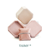 Prabangus kvadratinis aksominis logotipas apyrankės papuošalų laikrodžių dovanų dėžutės su pagalvės vidiniu papuošalų pakuotės dėklu