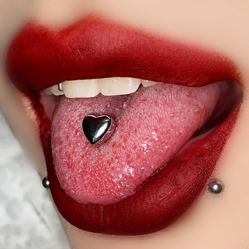 Piercing do pupka, chrupavky a ucha, 2 ks, strieborno-zlaté, chirurgická oceľ, antialergické srdce, dámske šperky
