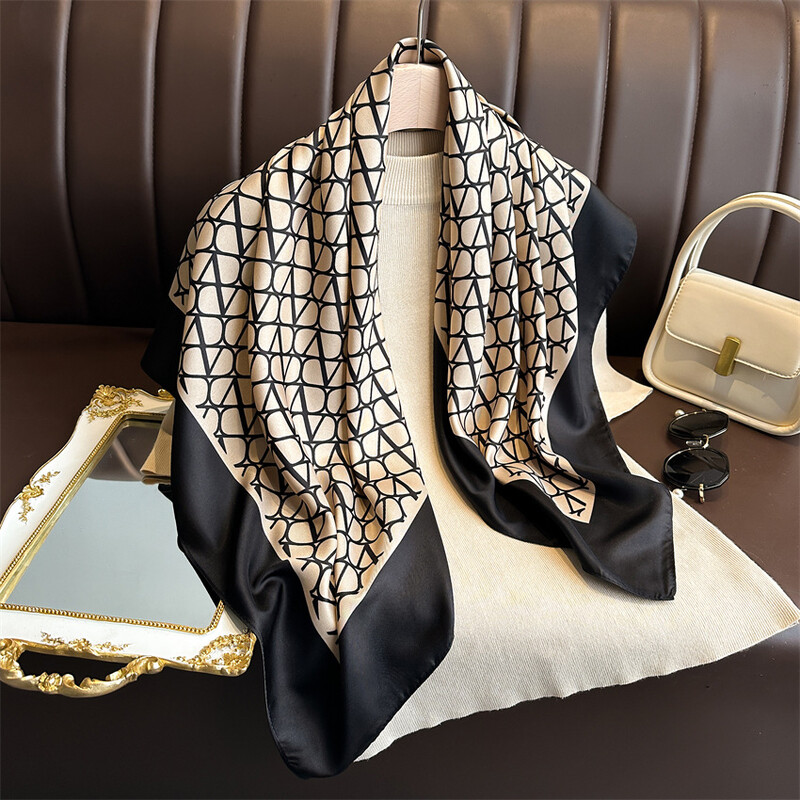 Prabangus 90*90cm kvadratinis šilko šalikas Moteriškas laiškas Plaukų juosta Kaklo skara Šalikai Bandanna Galvos juosta Foulard Kaspinai Apvyniojimai Moteriški Šalikai