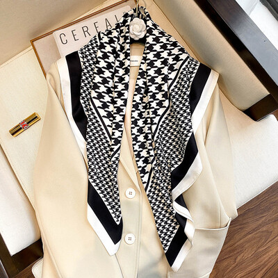 90X90CM Μαντίλι Ευρώπης και Αμερικής Fashion Bandannas Four Seasons Πολυτελή τετράγωνα μεταξωτά κασκόλ Νέα αντηλιακά σάλια με στάμπα