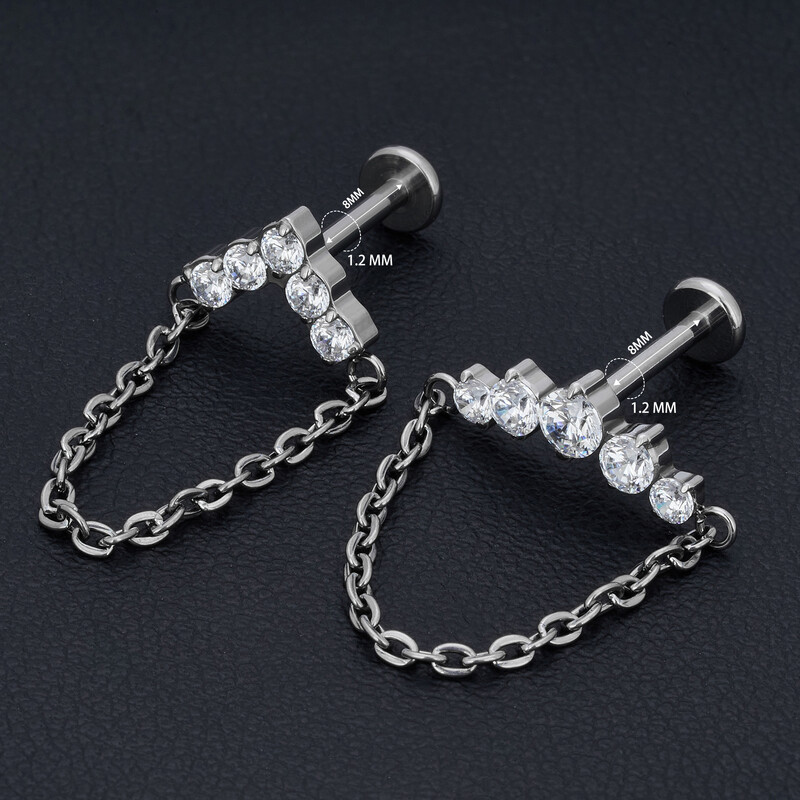 Piercing do tela s plochým chrbtom, piercing do chrupavky s retiazkou z CZ helixu a strapca z ASTM F136, klasika.