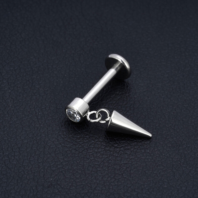 Piercing do tela s plochým chrbtom, piercing do chrupavky s retiazkou z CZ helixu a strapca z ASTM F136, klasika.