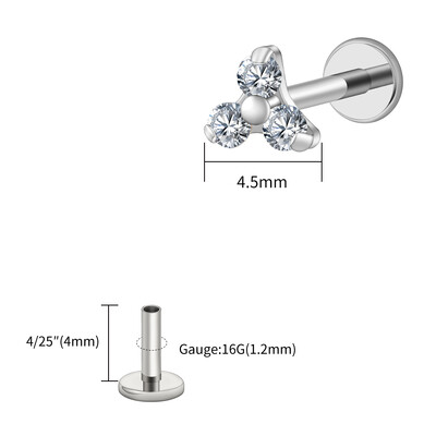 Piercing do pery s trojitým CZ náušnicou z titánu 16G s trojitým CZ náušnicou z tragusu a mušle.
