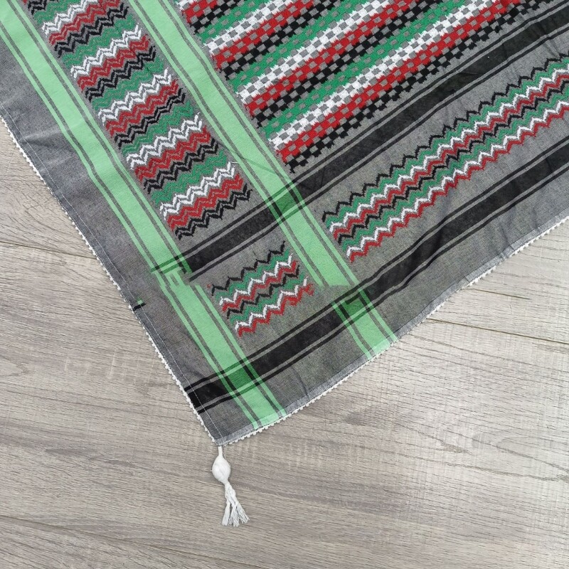 Nauja subtili arabiška skara vyrams, moterims skirta atvirame ore, lengva meldžiasi skara festivalio vakarėliui, vėjui atspari skara su skaliko danties raštu