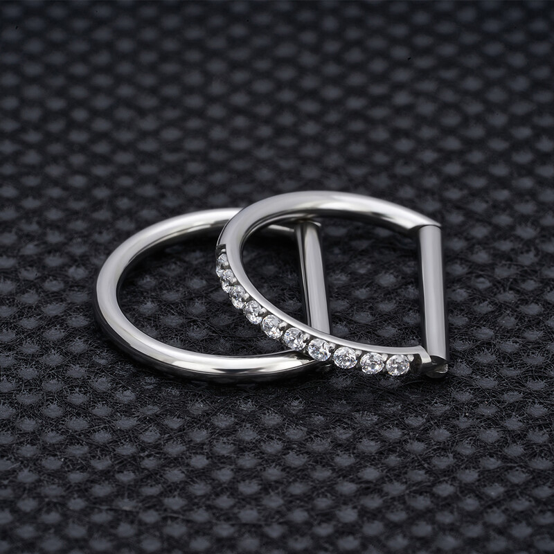 ASTM F-136 Inel de titan pentru nas Cercel de inimă Daith Cartilaj Tragus În formă de D Inele helix Cerc de segment cu balamale cu CZ transparent