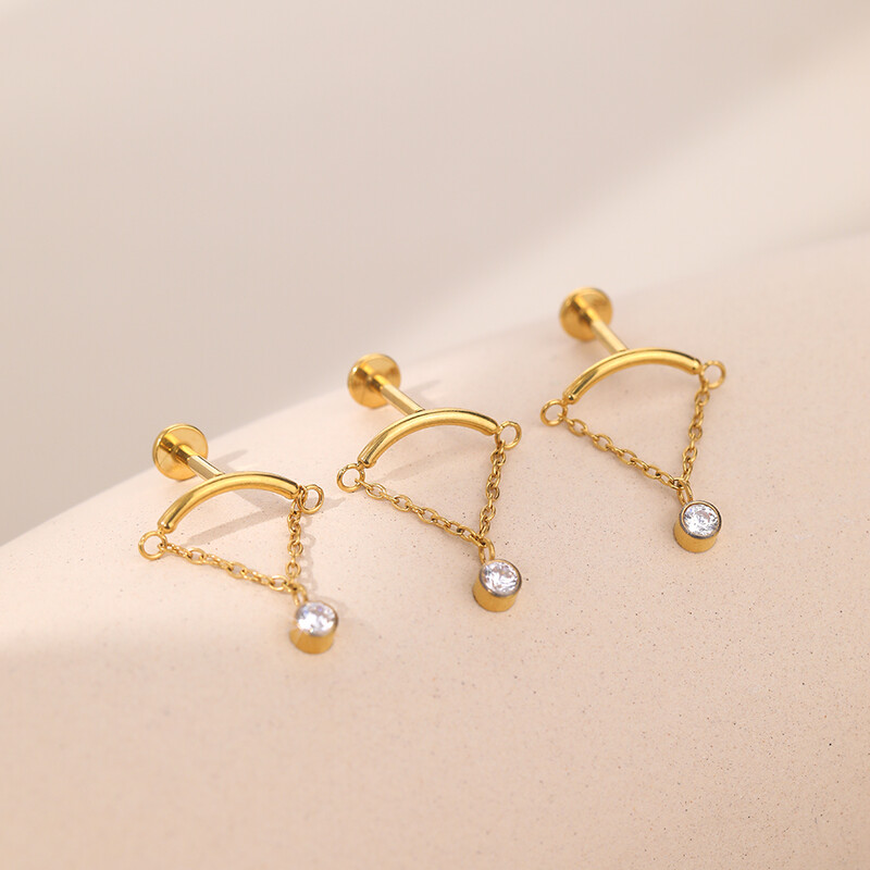 1 DB ASTM F136 implantátum minőségű titán rejtett spirál finom lánccsepp CZ Labret porcos fülbevaló lapos hátú, szexi ékszer