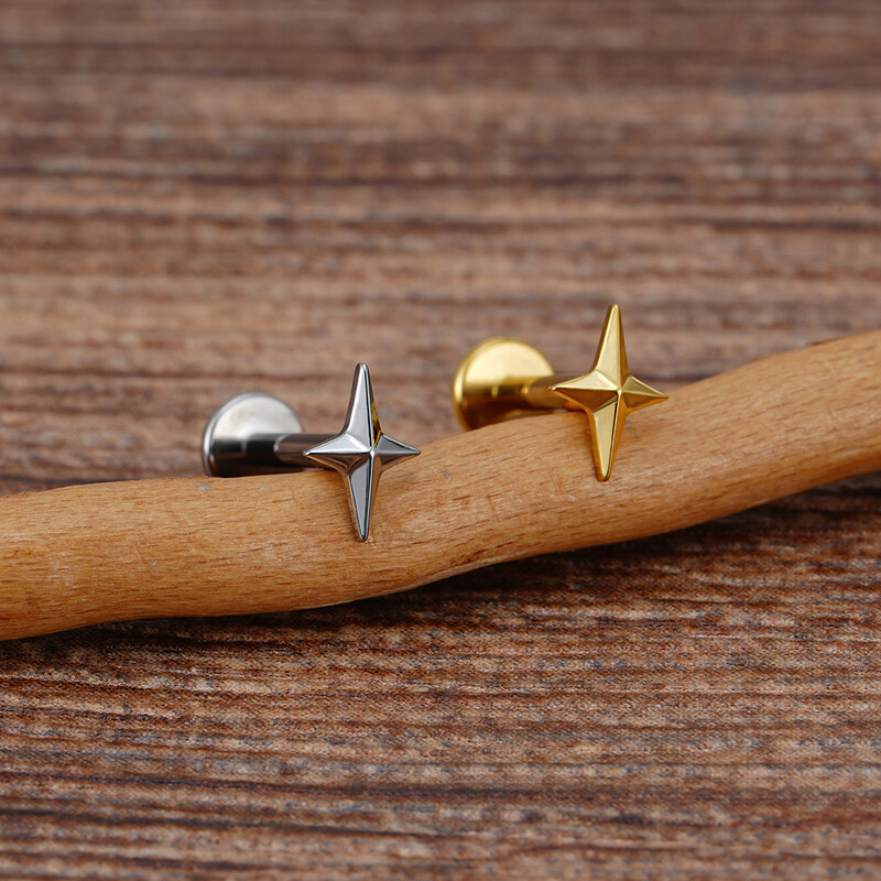 Right Grand ASTM F136 titan 16G četverokraka zvjezdasta naušnica hrskavice Helix Tragus Stud Flatback Labret Nose Stud Piercing