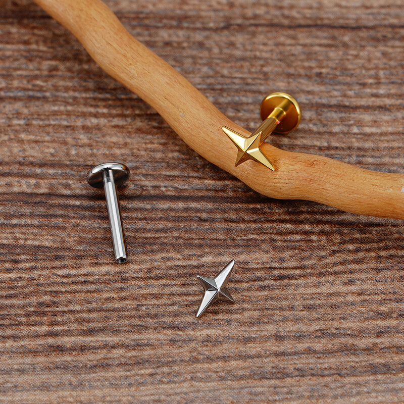 Right Grand ASTM F136 titan 16G četverokraka zvjezdasta naušnica hrskavice Helix Tragus Stud Flatback Labret Nose Stud Piercing
