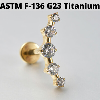 1ks náušnice zo zirkónu a opálu G23, masívne titánové náušnice s vnútorným závitom 16G, piercing do tragusu ucha s klastrom helix.