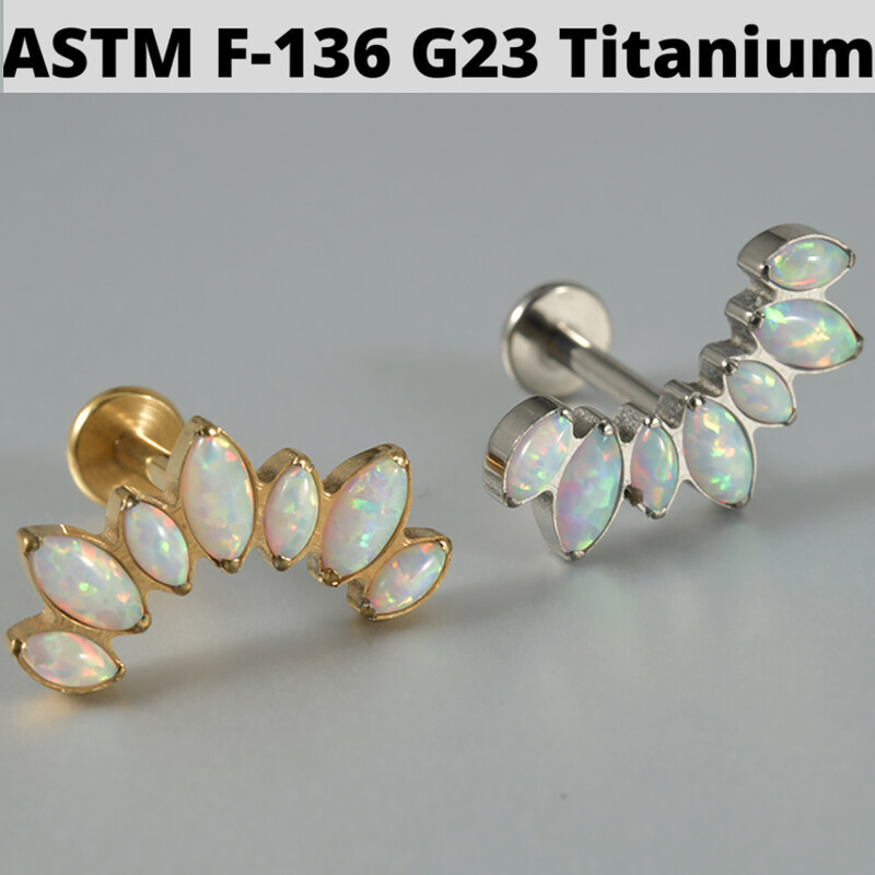 1ks náušnice zo zirkónu a opálu G23, masívne titánové náušnice s vnútorným závitom 16G, piercing do tragusu ucha s klastrom helix.