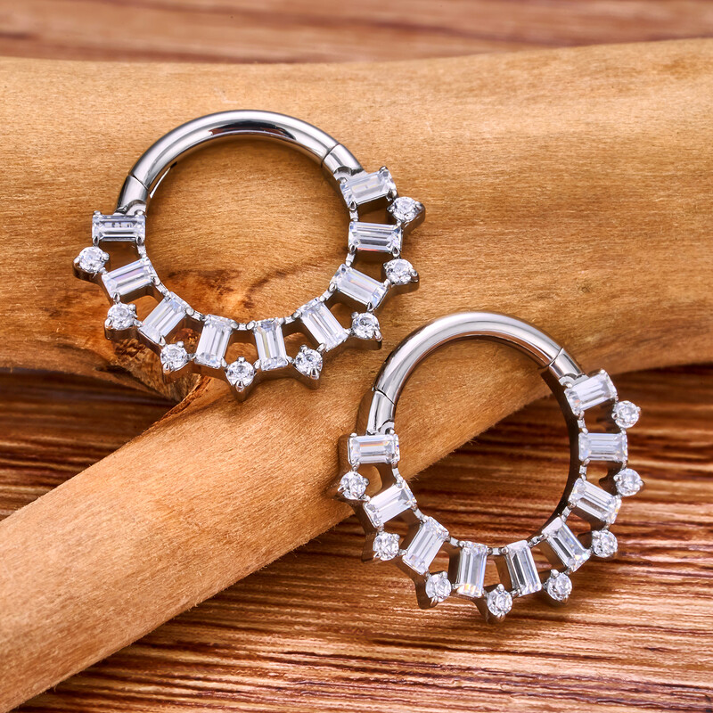 Novi G23 titanium Helix piercing za uho CZ Kapljice vode naušnica u obliku lepeze Naušnica Hrskavica Conch Piercing Tragus Pregrada Nosni prsten Nakit