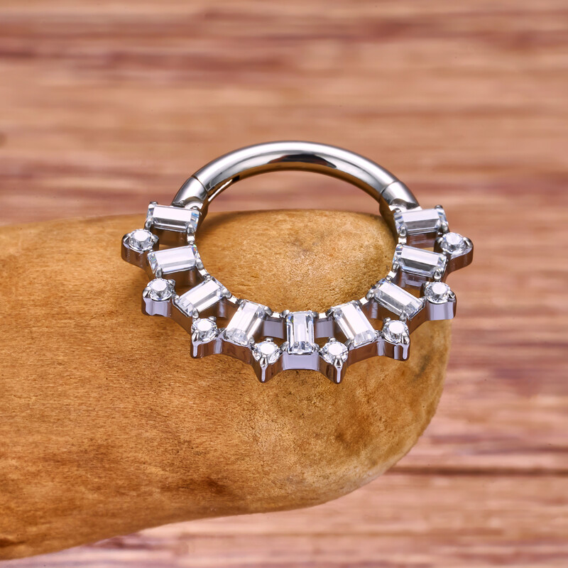 Novi G23 titanium Helix piercing za uho CZ Kapljice vode naušnica u obliku lepeze Naušnica Hrskavica Conch Piercing Tragus Pregrada Nosni prsten Nakit