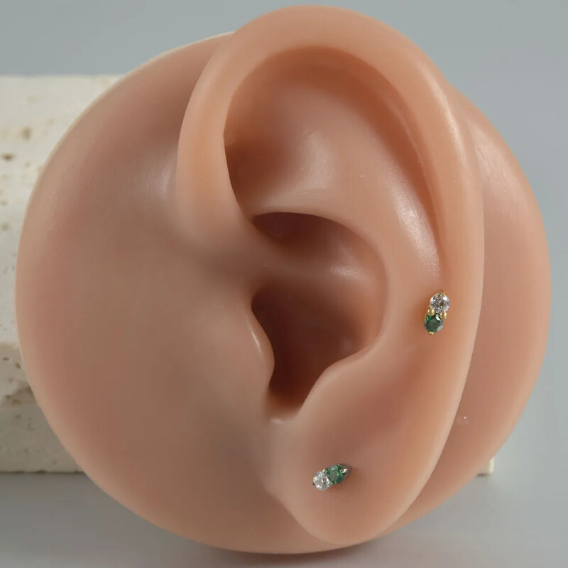 Piercing do chrupavky tragus helixu do ucha s titánovým kvetom Dreamlee PC G23, bezšvíkové labretové krúžky na pery so zeleným zirkónom