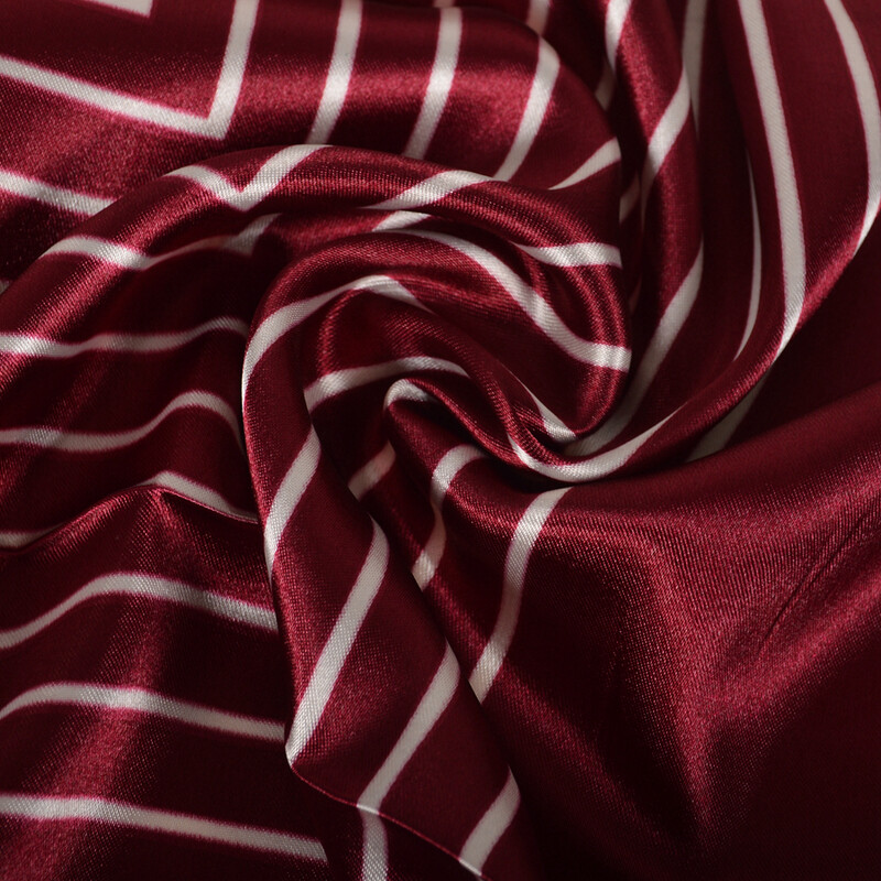 [BYSIFA] Márka Charater Női Muszlim fejkendő Pakolások Divatkiegészítők Női Piros Szatén Négyzet Sálak Téli Selyem Sál Köpeny