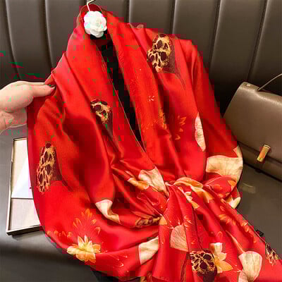 Divat selyem sál női kendő Új nyomtatás Senior Sense Pakolások női őszi és téli vékony temperamentum kendő sima hidzsábokkal