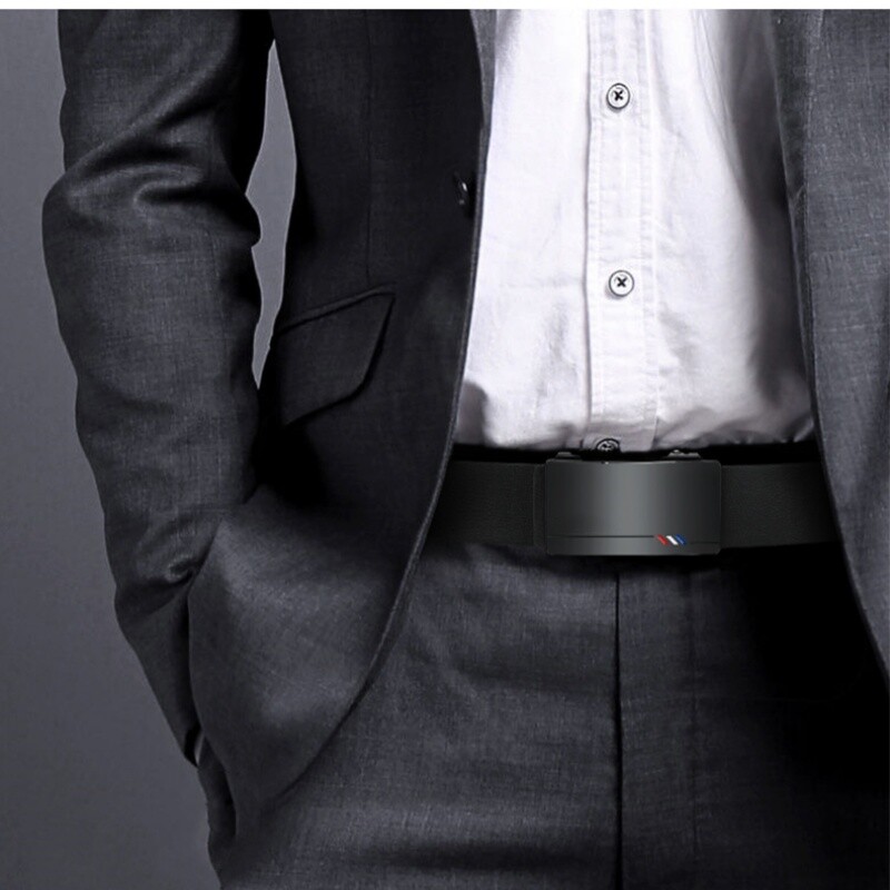 Férfi bőr övek divatos automata csatos Cowskin férfi övek Luxus Designer fekete öv 105-160cm Molett farmer öv