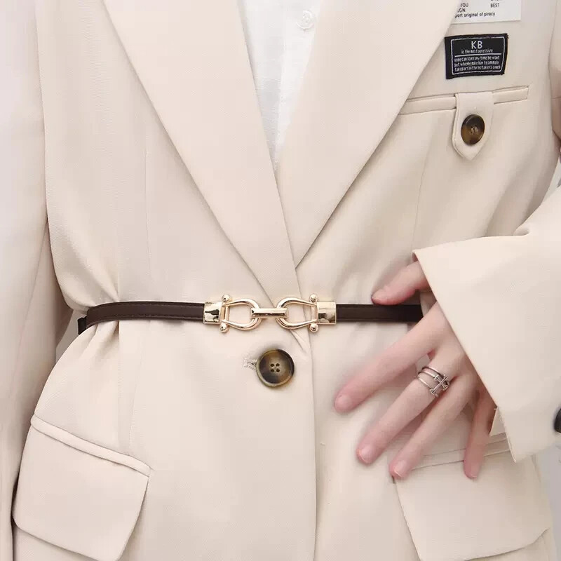 Vékony bőröv nőknek Egyszerű aranycsattal állítható deréköv Vintage női ruhák vékony öv