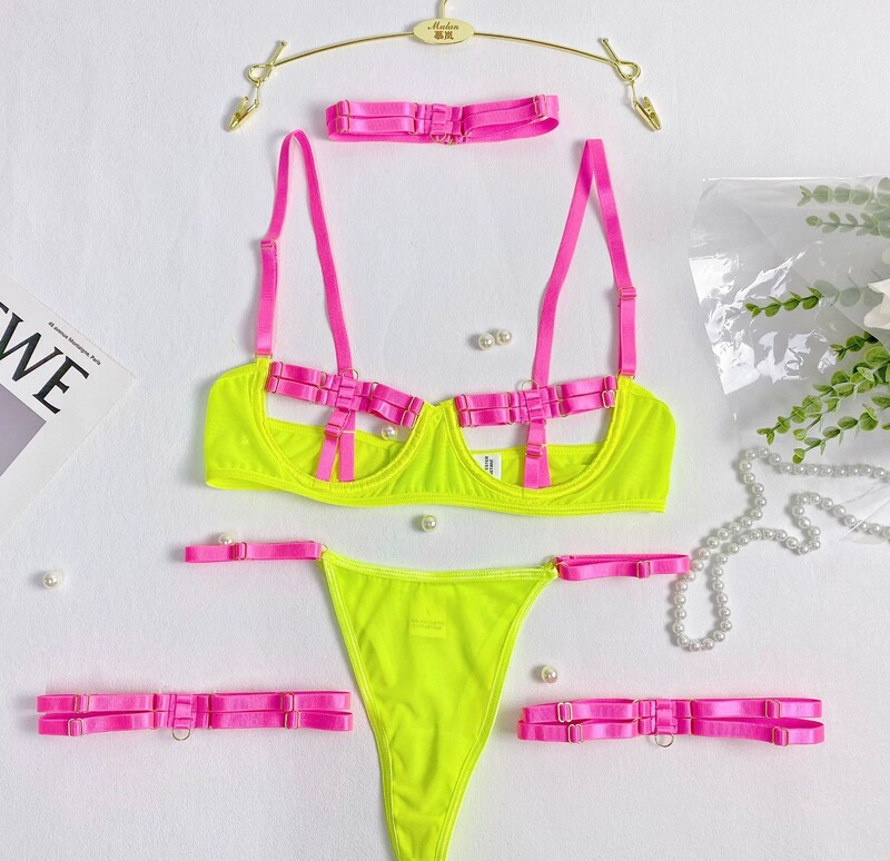 Hot Style szexi, két színben illeszkedő pántos üreges szexi fehérnemű négyrészes készlet határokon átnyúlóan kapható Európában és Amerikában