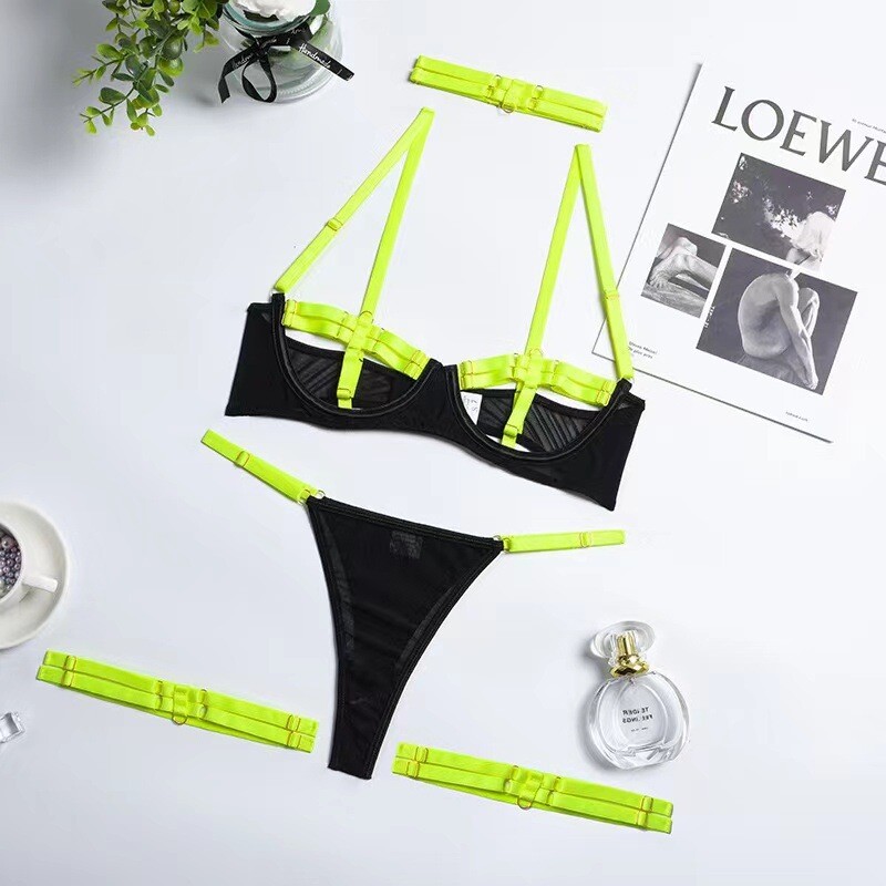 Hot Style szexi, két színben illeszkedő pántos üreges szexi fehérnemű négyrészes készlet határokon átnyúlóan kapható Európában és Amerikában