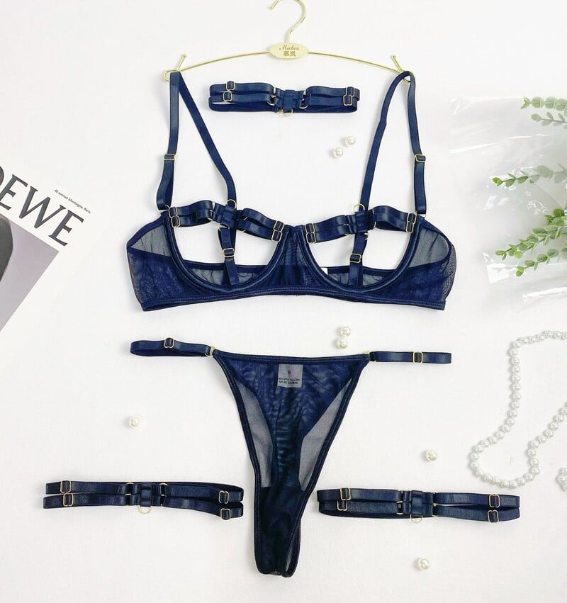 Hot Style szexi, két színben illeszkedő pántos üreges szexi fehérnemű négyrészes készlet határokon átnyúlóan kapható Európában és Amerikában