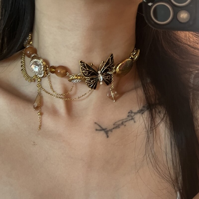 Noul colier fluture în stil etnic chinezesc pentru lux ușor și design unic pentru femei, lanț de pulover Maillard de toamnă și iarnă