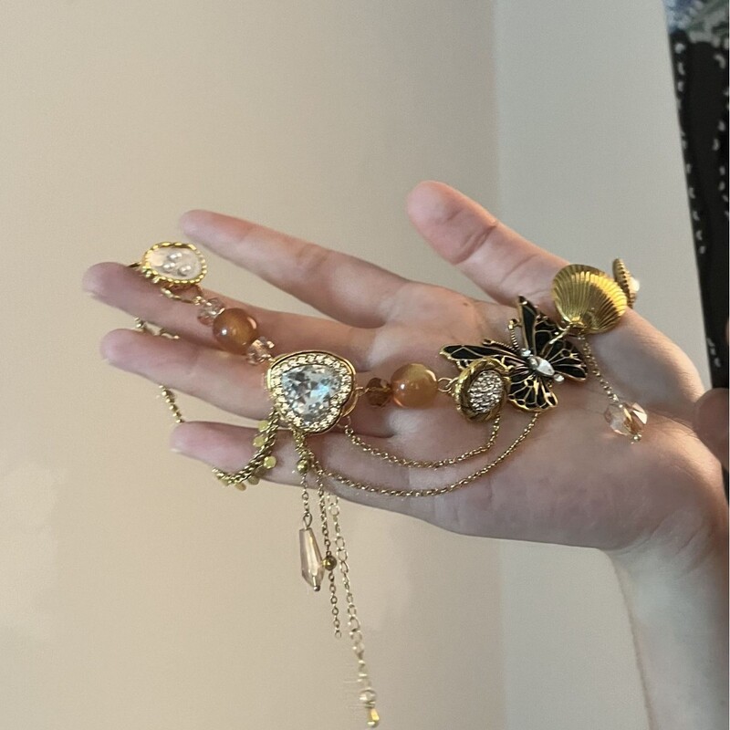 Noul colier fluture în stil etnic chinezesc pentru lux ușor și design unic pentru femei, lanț de pulover Maillard de toamnă și iarnă