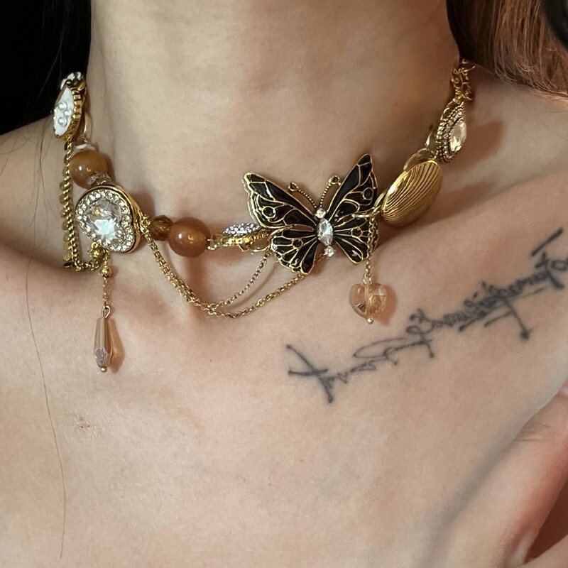 Noul colier fluture în stil etnic chinezesc pentru lux ușor și design unic pentru femei, lanț de pulover Maillard de toamnă și iarnă