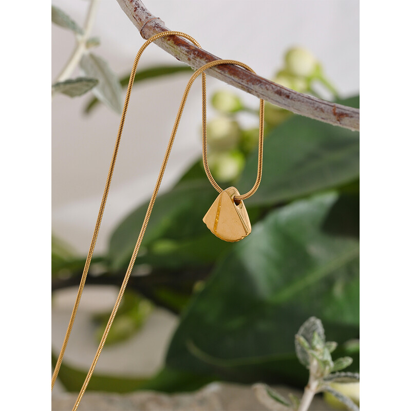 Yhpup Statement Cochilă de metal Pandantiv Colier din oțel inoxidabil Impermeabil de vară, elegant, culoare auriu, placat cu PVD, Bijuterii cu ridicata