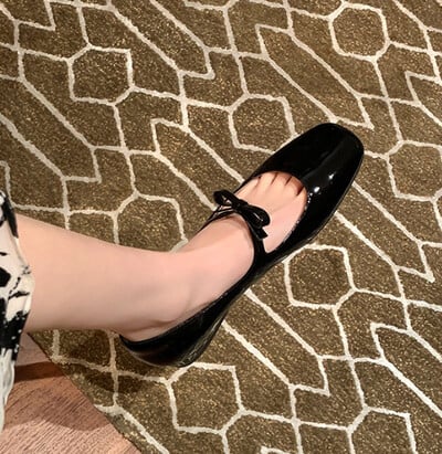 Papioni de lux Mary Janes 2023 pentru femei cu vârf pătrat din piele lucioasă și mătase Pantofi de balet pentru femei roșii pentru petrecere de dans pantofi de nuntă de mireasă