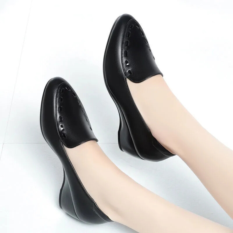 Cresfimix Női Klasszikus Kiváló minőségű tavaszi Wedge Heel Slip csúszásgátló tánccipő Lady Fashion Comfort irodai szivattyúk A1418