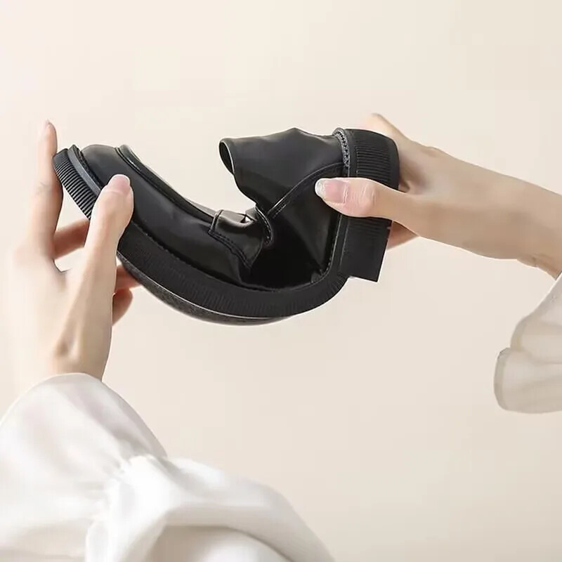 Crne kožne ženske mokasine natikače s platformom za žene Proljeće 2024. Britanske ležerne ravne cipele Ženske niske pete Mary Janes