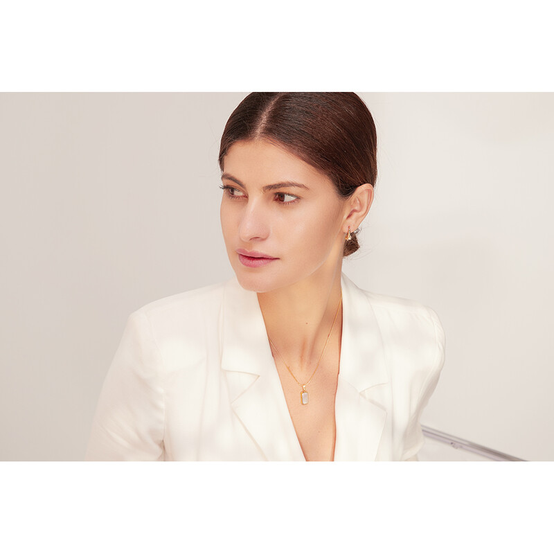 Yhpup dvostrana crno-bijela emajlirana ogrlica s privjeskom od prirodne školjke za žene od nehrđajućeg čelika, metalna ogrlica s temperamentom