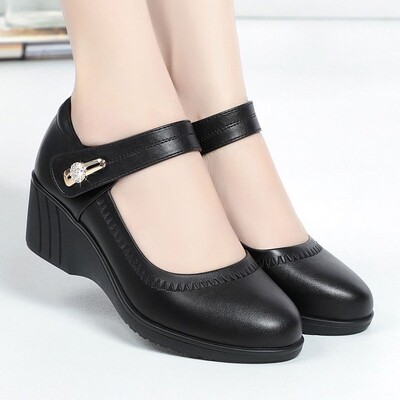 Zapatos De Mujer Дамски сладки, удобни, каишка с каишка, черни лачени обувки с увеличена височина Дамски готини виненочервени обувки на ток E818