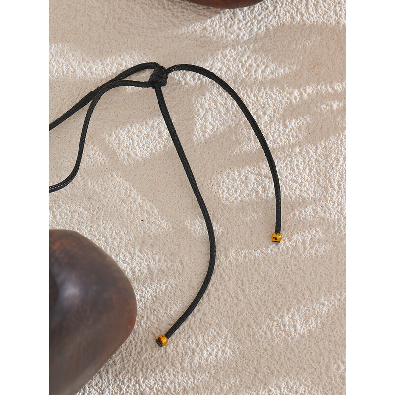 Yhpup Statement Crni lančić od užeta Ogrlica s privjeskom od metalne školjke od nehrđajućeg čelika za žene Vodootporan Trendy nakit Poklon za 2024.