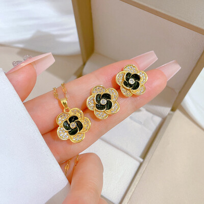 Κλασικό Μαύρο Μικροπλακοστρωμένο Συνδυασμός Κολιέ και Σκουλαρίκια Camellia, Μοντέρνο και Ευέλικτο Σετ δείπνου, Σετ από ανοξείδωτο ατσάλι