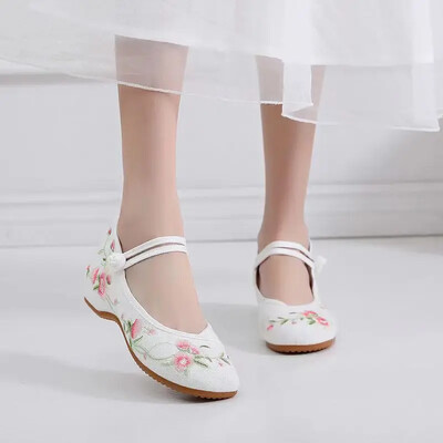 Módne vyšívané čínske štýlové dámske topánky s nízkym podpätkom, elegantné ležérne zapatos, vintage dámske látkové topánky v etnickom štýle