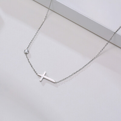 Колие от неръждаема стомана настрани кръст за жени, регулируема CZ верига колие висулка