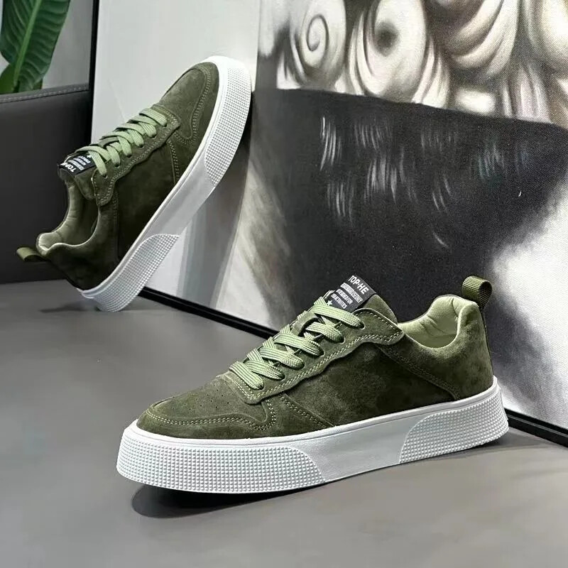 Pánske skateboardové topánky 2024 Nové trendy ležérne topánky Kórejské hrubé šnurovacie topánky s mäkkým spodkom, pohodlné a módne tenisky